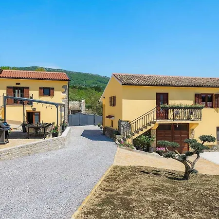 Casa Olika *